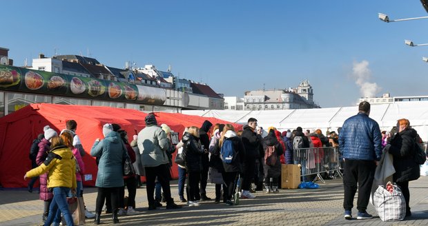 Krajské asistenční centrem pomoci Ukrajině v Plzni (KACPU) v polovině března, kdy byl největší nápor.