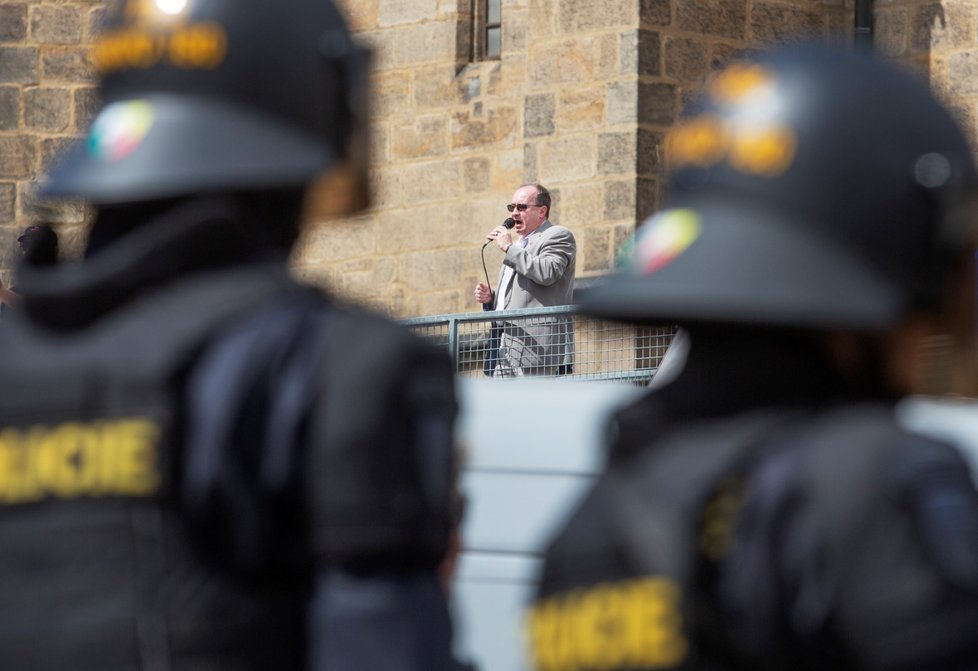 Prvomájová demonstrace krajní pravice tentokrát místo Prahy proběhla v Plzni (1. květen 2018)