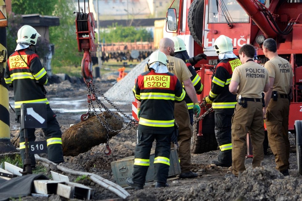 Při loňských květnových Slavnostech svobody v Plzni museli pyrotechnici zlikvidovat nevybuchlou bombu. Tou vše začalo.