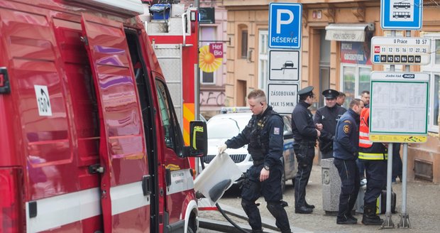 V erotickém klubu v Plzni zaútočila žena na několik lidí chemikálií.