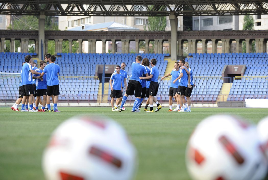 Plzeňští fotbalisté na tréninku den před klíčovým utkáním v Jerevanu. S tamějším Pjunikem se střetnou dnes od 17:00.