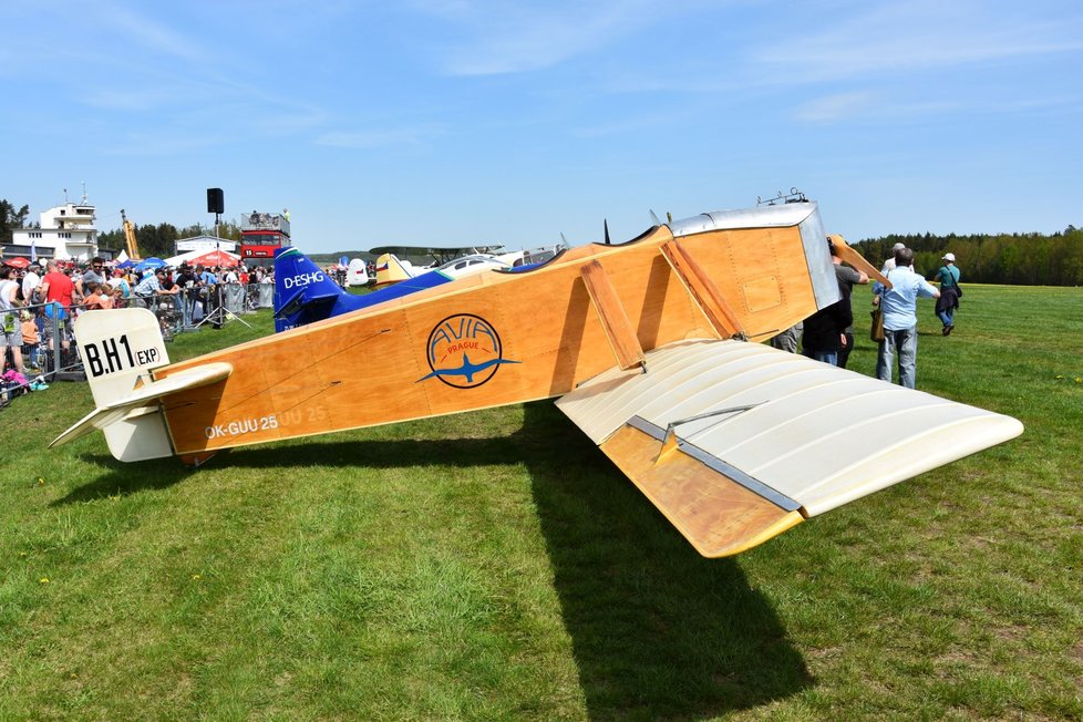 Celodřevěné letadlo Avia BH - 1