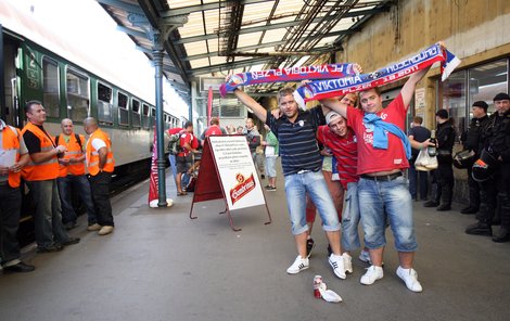 Plzeňské nádraží žilo, příznivci se těšili na Ligu mistrů.
