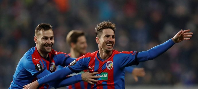Milan Petržela slaví gól do sítě FCSB
