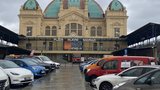 Zastavené vlaky v Plzni: Policie prohledávala nádraží kvůli anonymnímu oznámení