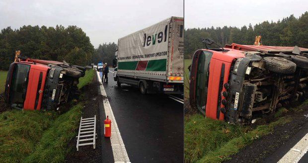 U Plzně se srazily dva kamiony: Nehoda blokuje tah na Klatovy.