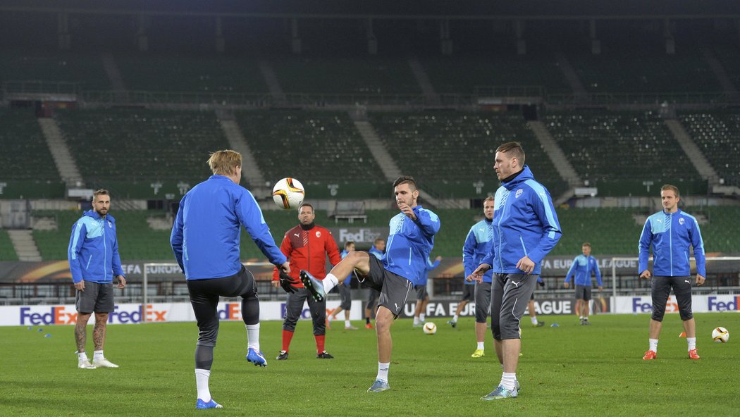 Trénink fotbalistů Plzně ve Vídni před čtvrtečním duelem Evropské ligy s Rapidem.