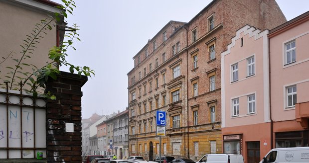 Plzeň zrekonstruuje dům v Resslově ulici13, který už 15 let chátrá. Bude tu 29 nájemních bytů.