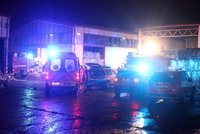 Zásah se změnil v ohnivé peklo: Výbuch v Plzni zranil čtyři hasiče