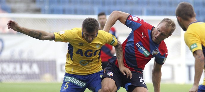 Fotbalisté Teplic hrají s Viktorií Plzeň, zápas ale musel být kvůli výpadku světla přerušen