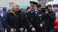 Policisté v čele s ministrem vnitra Milanem Chovancem a policejním prezidentem Tomášem Tuhým kontrolovali cizince na ubytovnách v Plzni