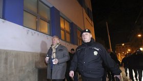 Zejména na bary a herny se v noci na sobotu zaměřila další velká policejní kontrola v centru Plzně. Kromě desítek policistů a strážníků se jí zúčastnili i ministr vnitra Milan Chovanec a policejní prezident Tomáš Tuhý.