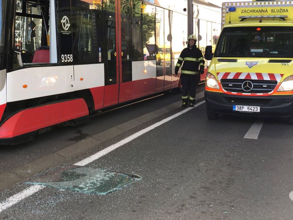 U Anděla se srazily dvě tramvaje.