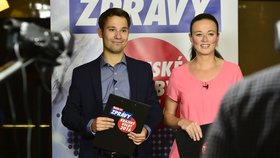 Moderátoři předvolební debaty Blesk.cz v Plzeňském kraji Tomáš Polák a Zuzana Štíchová