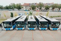 Nové autobusy, akční jízdné i spoje na telefon: Plzeňský kraj mění od neděle dopravce