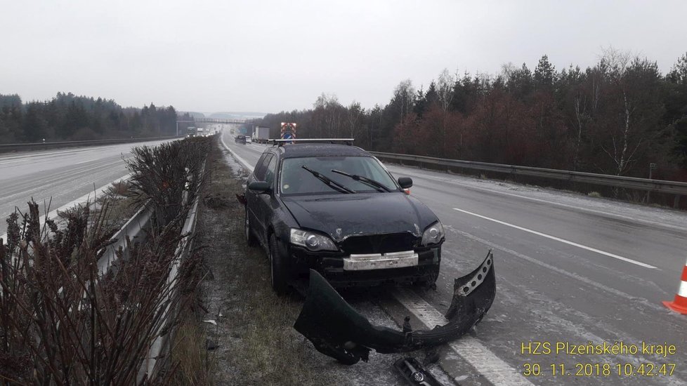 Na severu Čech a Moravě je očekáváno sněžení, může se tvořit náledí