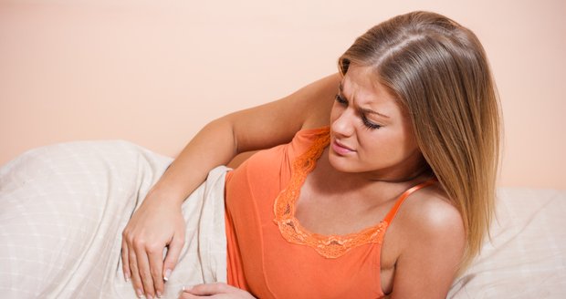 Menstruace: Co vyvolává nepříjemné křeče a jak se dají zmírnit?