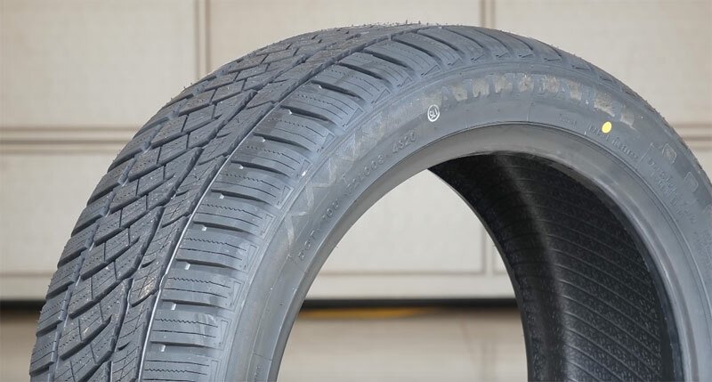 Test celoročních pneumatik