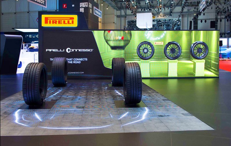 Firma Pirelli ukázala v Ženevě inteligentní a barevné pneumatiky