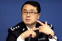 Čínský policejní šéf chtěl utajit vraždu Brita, za mřížemi stráví 15 let