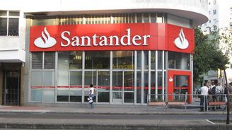 Největší banka eurozóny Santander uzavře stovky domácích poboček
