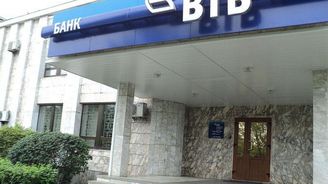 Ruská banka VTB musí kvůli sankcím posílit kapitál, po státu žádá miliardy