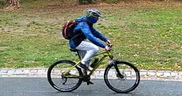 Policie podezřívá cyklistu (17), že pobodal ženu (39) u Boleveckého rybníka.
