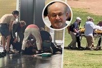 Salman Rushdie napaden na pódiu! Útočník bodl autora Satanských veršů i do krku