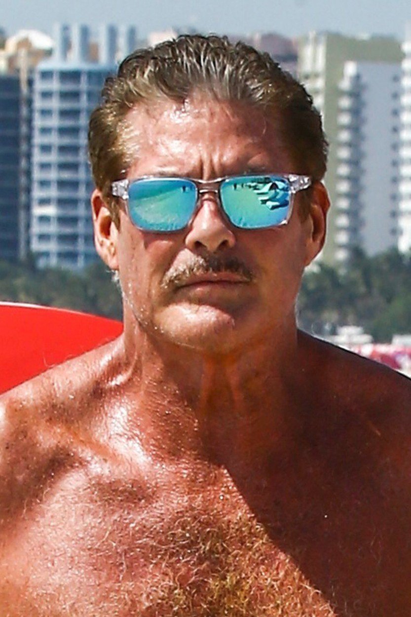 Herec David Hasselhoff dnes, v seriálu hrál Mitche Buchannona