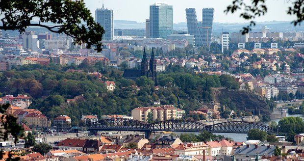 Praha na počátku října: Babí léto vydrží, teploty se dostanou přes dvacítku