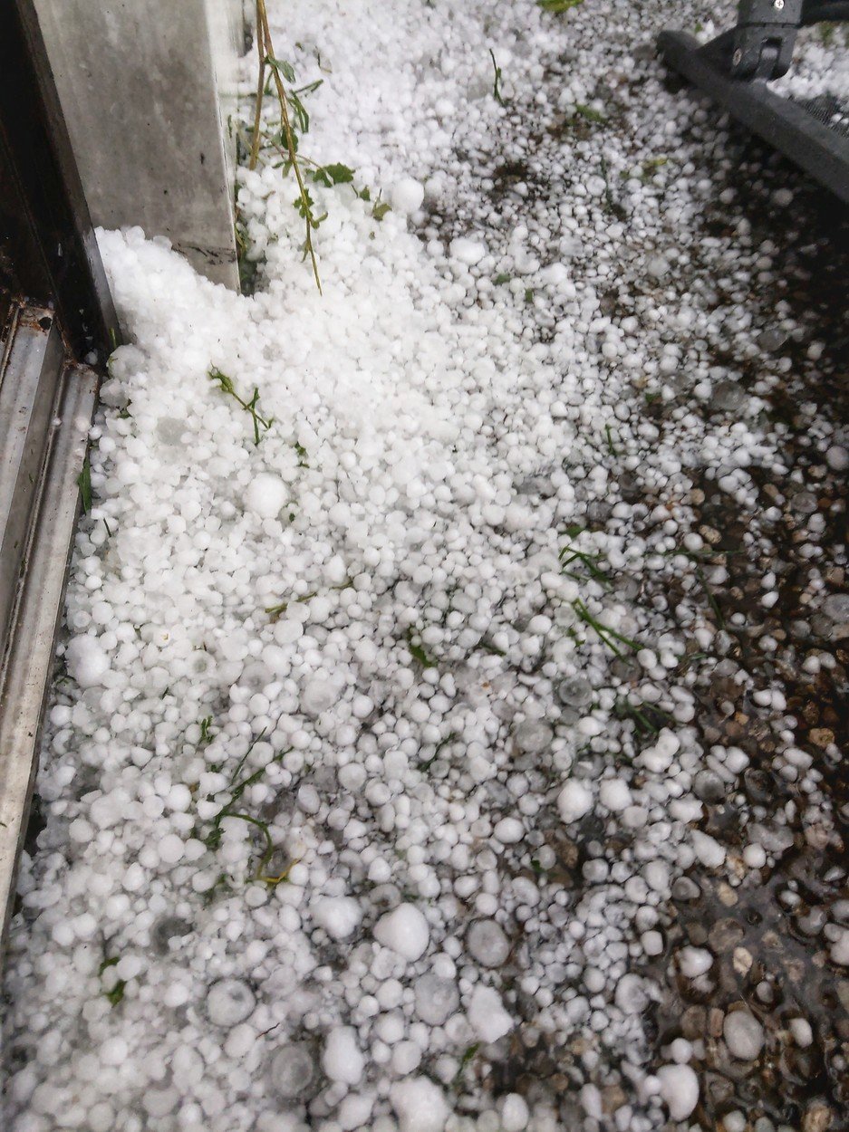 Přes Německo se přehnala mohutná bouře doprovázená krupobitím (10.6.2019)