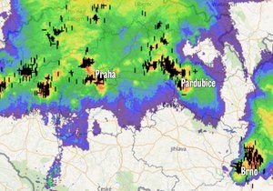 Silná bouřka nad Českem zasáhla Prahu, Brno i Pardubice