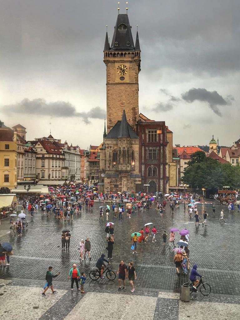 Prahu na konci července bičuje přívalový déšť a bouřky.