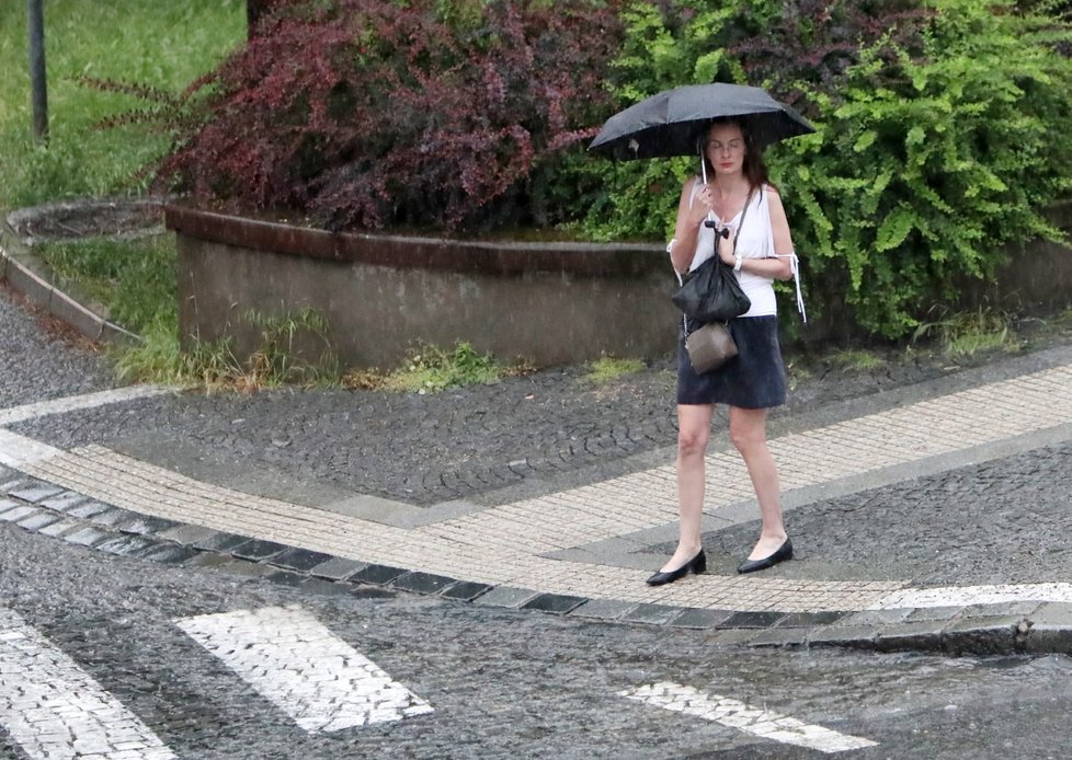 Silná bouřka se přehnala i nad Prahou. (6.6.2019)