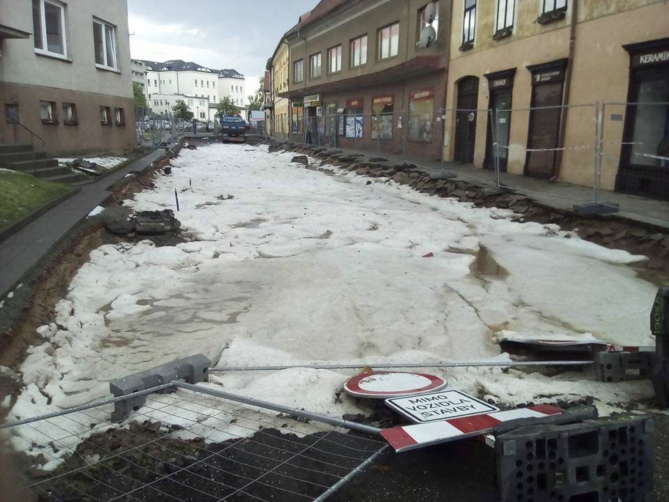 Bouřka za sebou ve Strážnici nechala pořádnou spoušť.