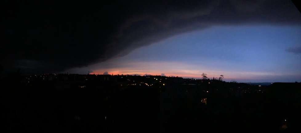 Bouřkové mraky v Praze. (29.6.2021)