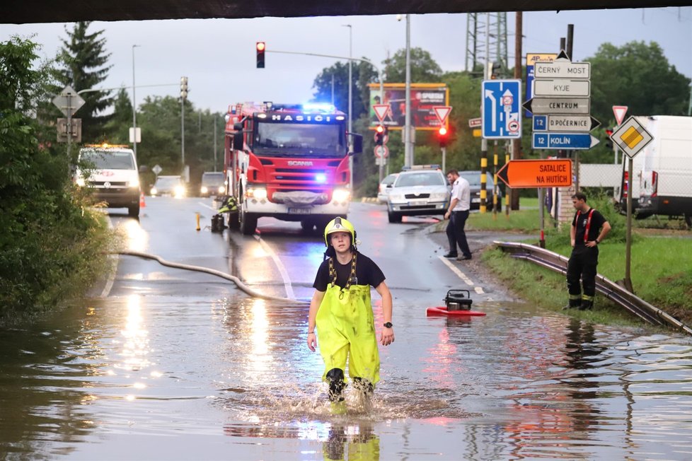 Silná bouřka zasáhla Prahu (8. 7. 2021).