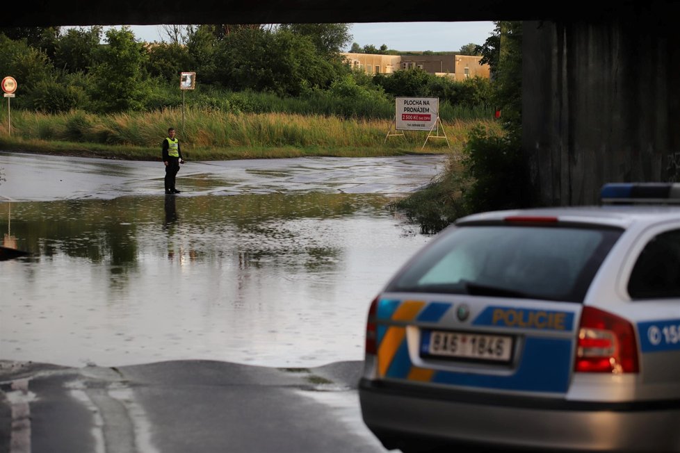 Silná bouřka zasáhla Prahu (8. 7. 2021)