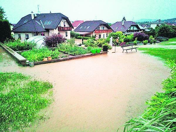 Voda zaplavila i Kaplici na Českokrumlovsku.