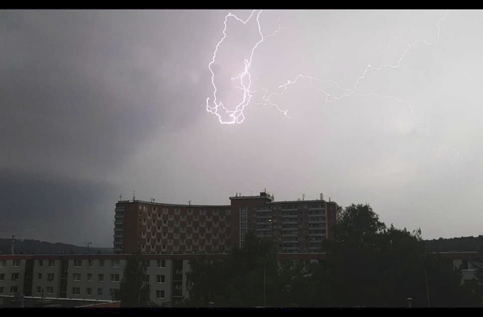 U Zlína se podařilo amatérské fotografce zachytit úžasnou podívanou (12.8.2019)