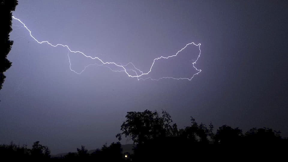 Prahu a okolí zasáhly v noci silné bouřky. (12. 8. 2019)