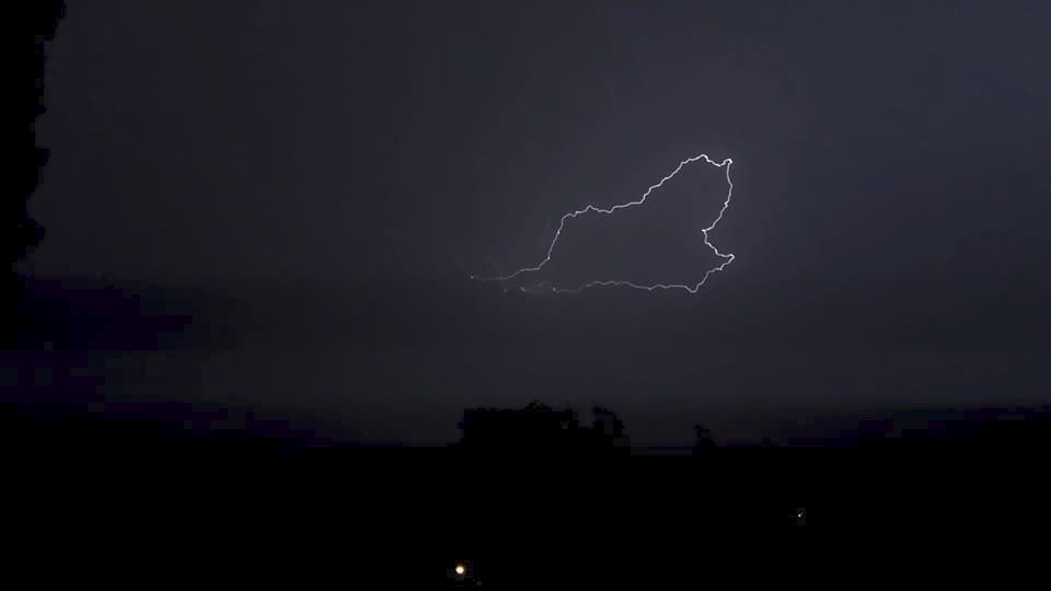 Prahu a okolí zasáhly v noci silné bouřky. (12. 8. 2019)