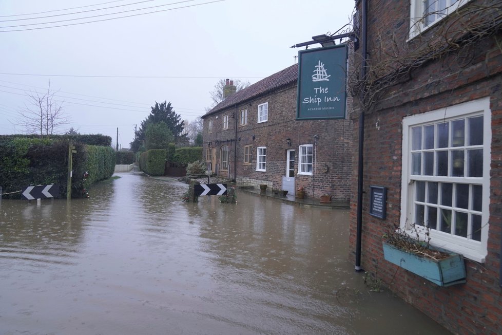 Záplavy v Acaster Malbis, Anglie, úterý 2. ledna 2024