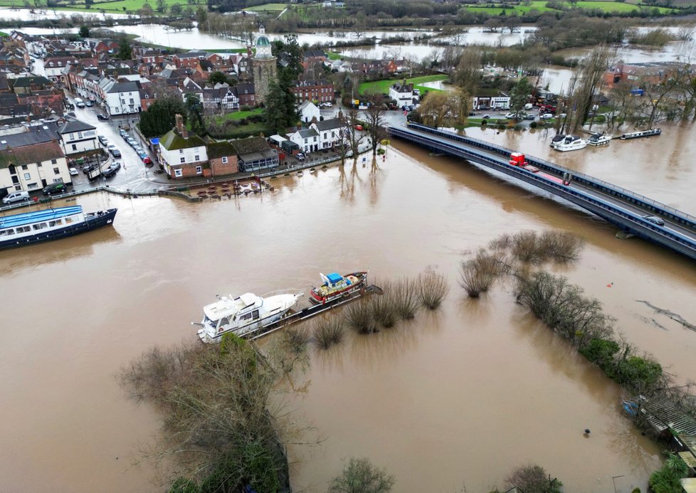 Záplavy v okolí města Upton on Severn v anglickém hrabství Worcestershire, (2. ledna 2024)