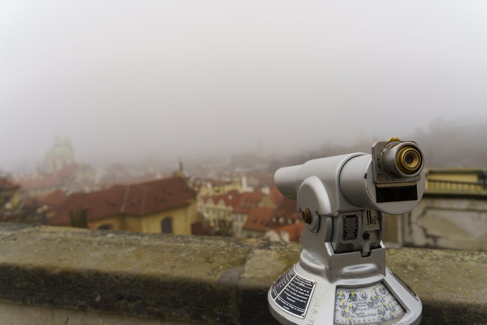 Mlhavé počasí v Praze (listopad 2022)