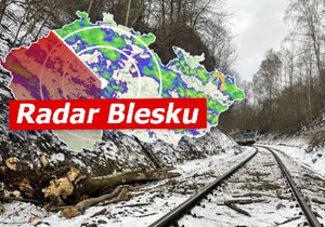 Výstraha platí dál a nasněží až 15 centimetrů. Sledujte radar Blesku