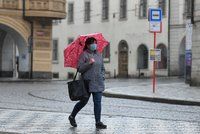 Největší ochlazení za 15 let. Ledoví muži přinesli až 20 cm sněhu i mráz, sledujte radar Blesku