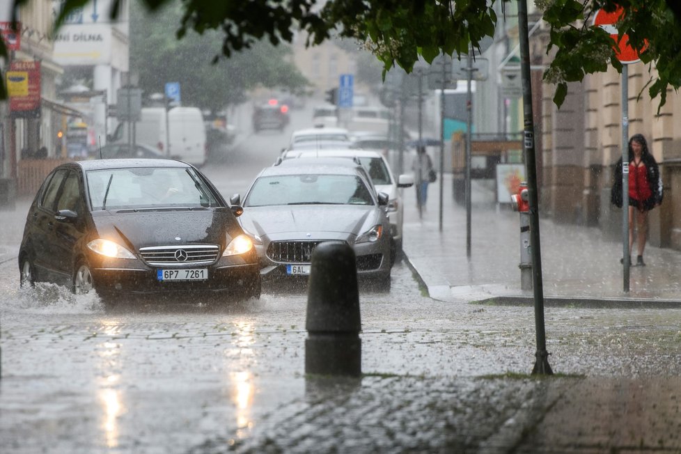 Východ Česka mohou opět zasáhnout silné bouřky