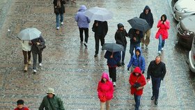 Středa bude nejchladnějším dnem týdne. Teploty i pod 20°C, zabouří na jižní Moravě