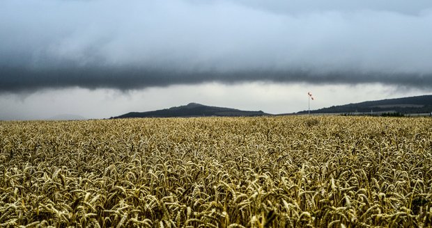 Čeká nás pošmourno a dusno: Pršet bude jen na západě Čech